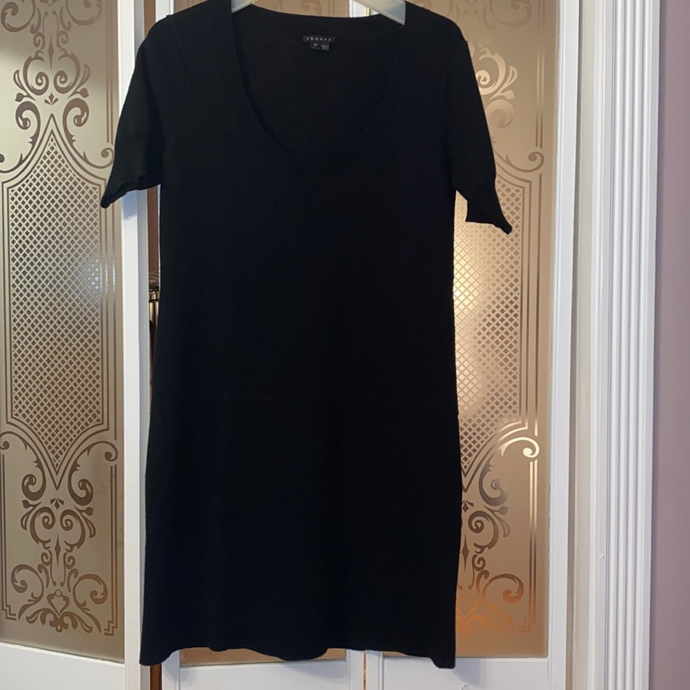 Theory wool knit dress size M.